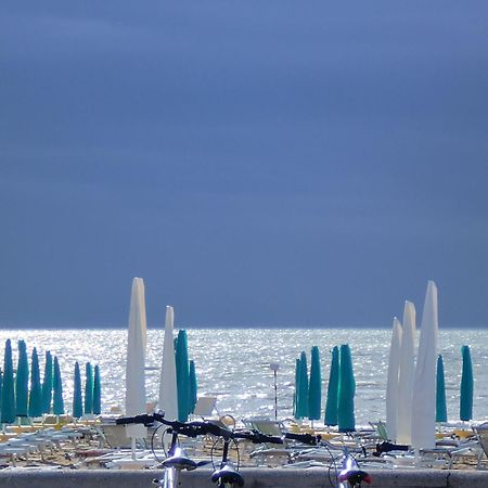 Suite Erica Lignano Hotel Lignano Sabbiadoro Exteriér fotografie