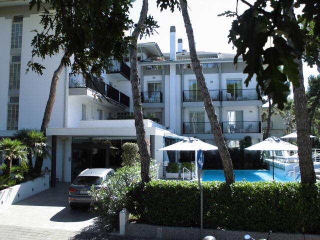 Suite Erica Lignano Hotel Lignano Sabbiadoro Exteriér fotografie