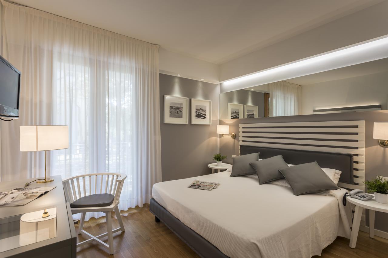 Suite Erica Lignano Hotel Lignano Sabbiadoro Exteriér fotografie