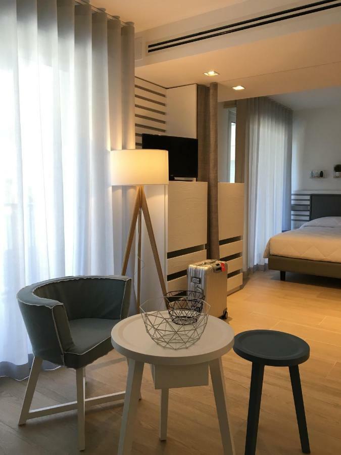 Suite Erica Lignano Hotel Lignano Sabbiadoro Exteriér fotografie